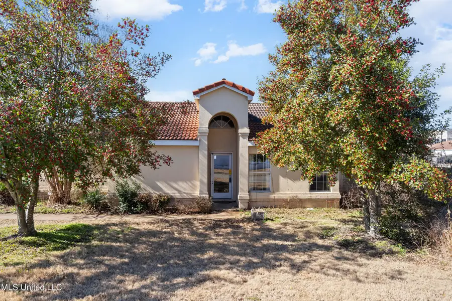 1112 S Atterbury Circle, Southaven, MS 38671 - #2