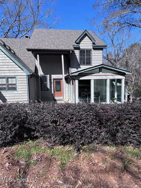 315 Buccaneer Drive, Hattiesburg, MS 39402