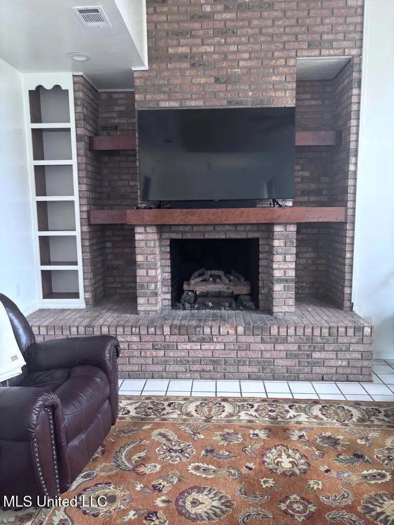 315 Buccaneer Drive, Hattiesburg, MS 39402 - #2