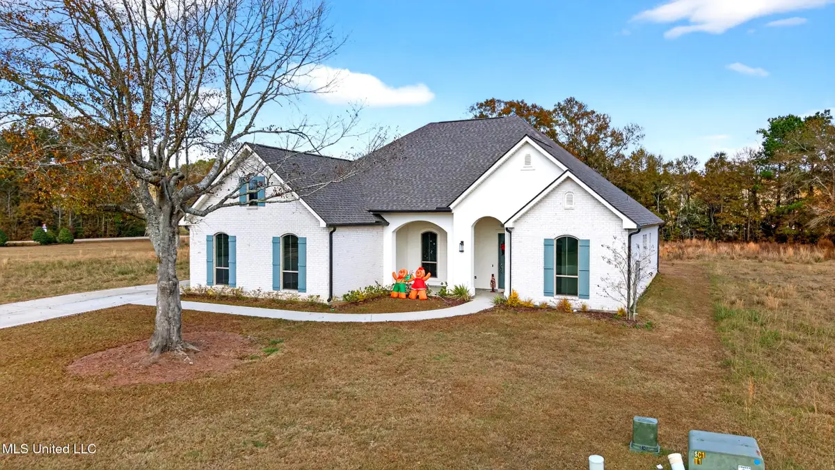 105 Jefferson Davis Parkway, Picayune, MS 39466 - #1