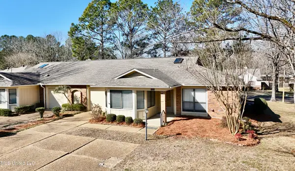 100 Villa Way, Clinton, MS 39056
