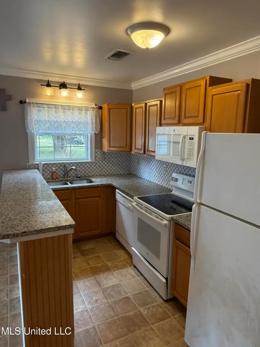 1002 Elm Drive, McComb, MS 39648 - #3