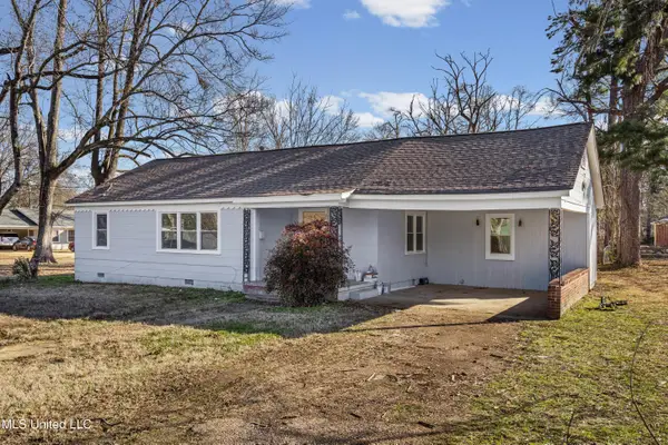 210 West Street, Batesville, MS 38606