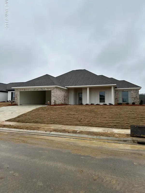 1069 Riverside Lane, Pearl, MS 39208