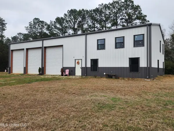 26 Charlie Daughdrill Road, Carriere, MS 39426