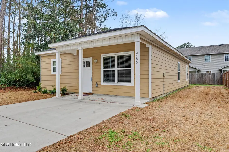 2705 N 11th Street, Ocean Springs, MS 39564 - #2