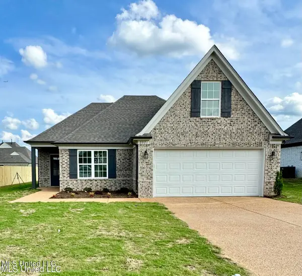 6469 E John Hamilton Way, Olive Branch, MS 38654
