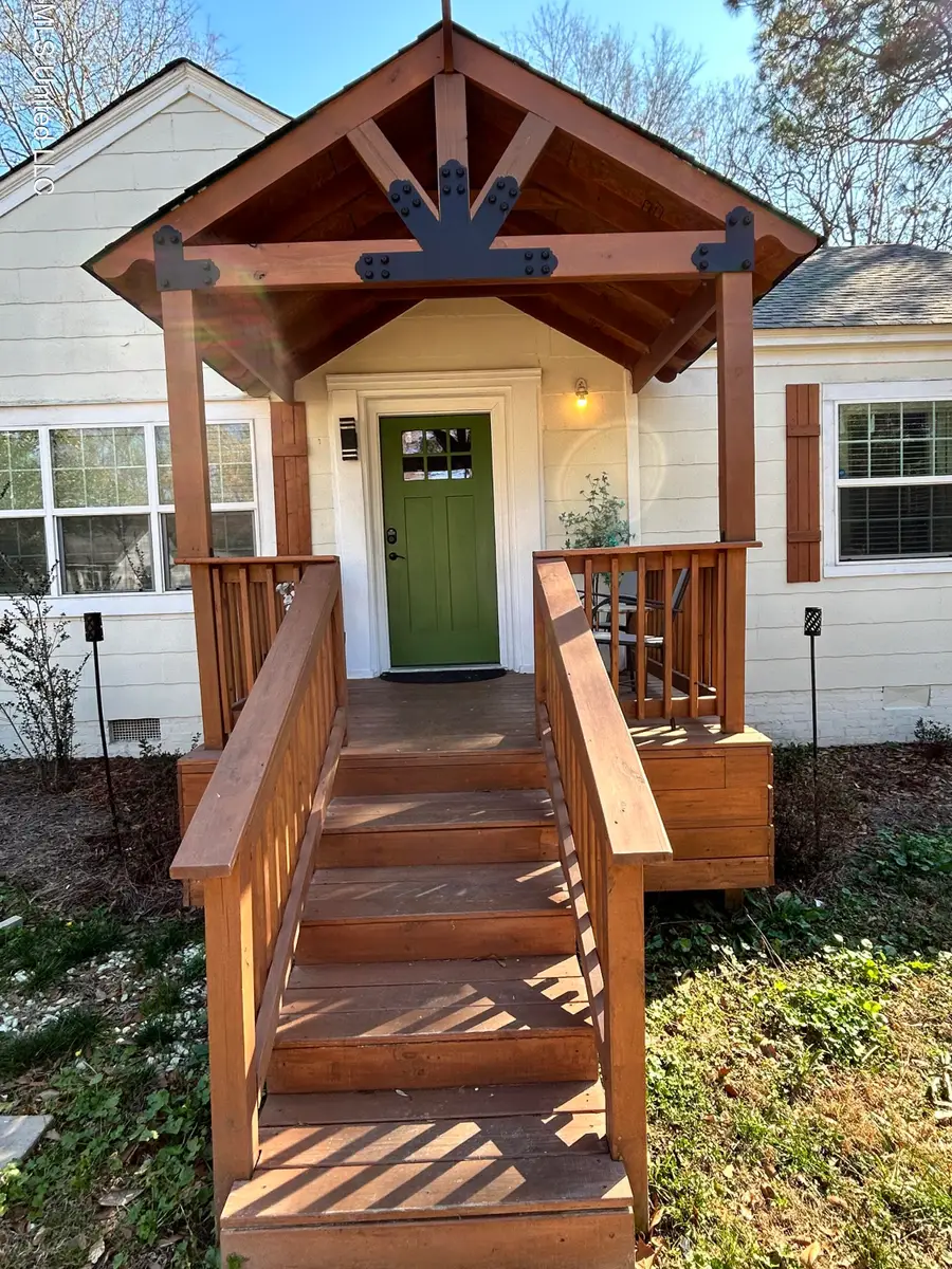 315 E Ridgeway Street, Jackson, MS 39206 - #2
