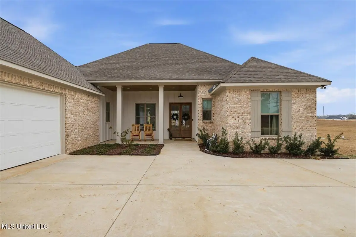 35 Village Circle, Benton, MS 39039 - #1