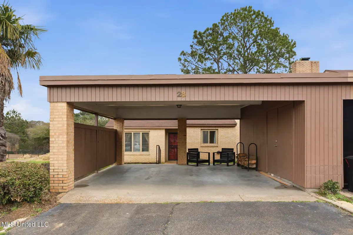 28 Park Crest Place, Jackson, MS 39211 - #1
