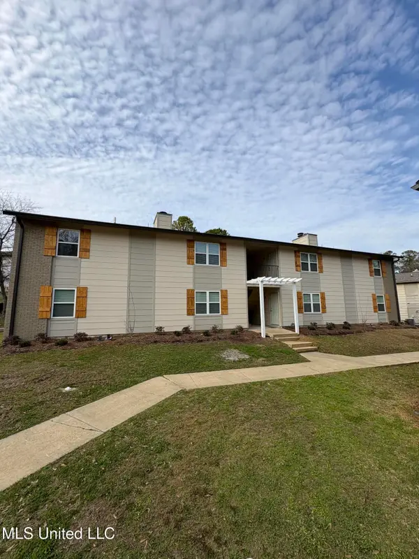 1120 E Lee Boulevard, Starkville, MS 39759