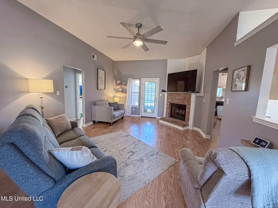 4597 Graham Lake Drive, Olive Branch, MS 38654 - #3