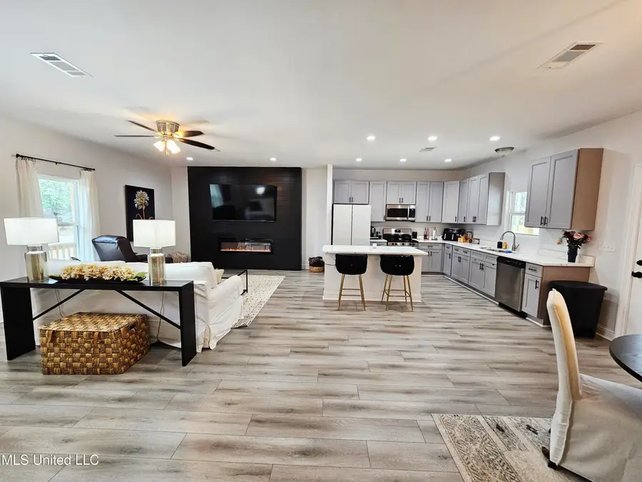 1715 E Lakeshore Drive, Carriere, MS 39426 - #2