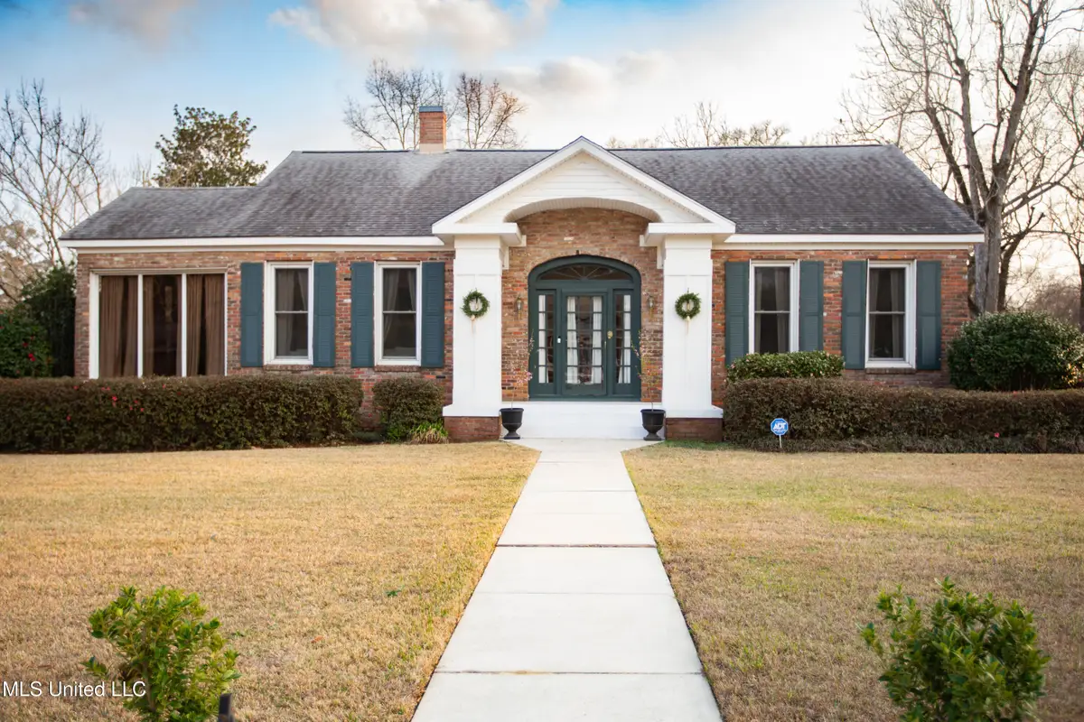 606 E Pine Avenue, Wiggins, MS 39577 - #1