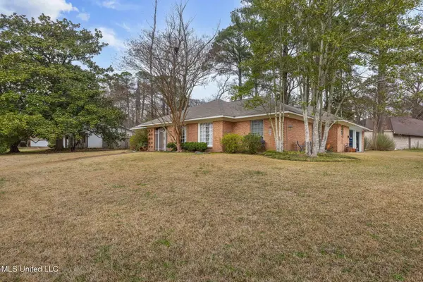 5420 Marblehead Drive, Jackson, MS 39211