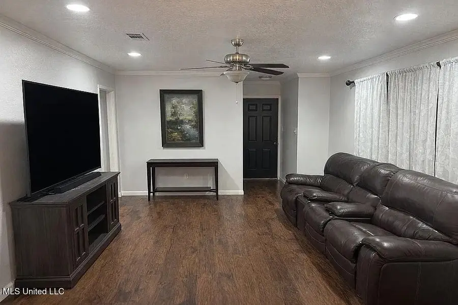 3225 Riverbend Road, Moss Point, MS 39562 - #3