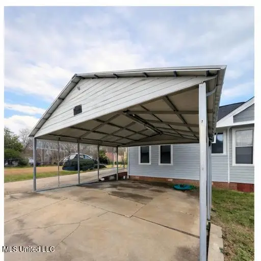 600 Bell Avenue, Greenwood, MS 38930 - #3