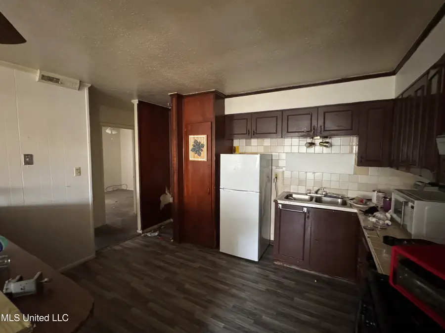 663 Queen Julianna Lane, Jackson, MS 39209 - #2