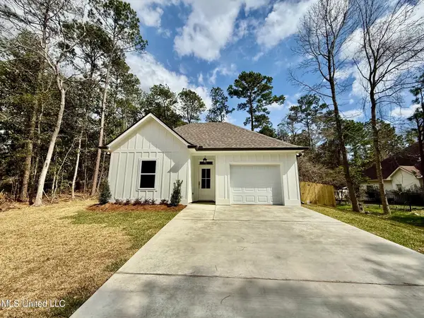94176 Bayou Drive, Diamondhead, MS 39525