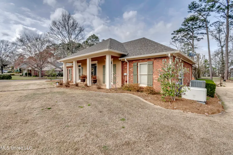 602 Cliffview Drive, Brandon, MS 39047 - #3