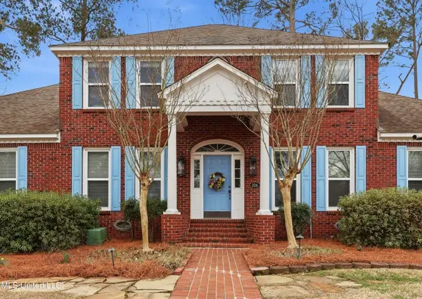 206 Oak Hollow Drive, Madison, MS 39110