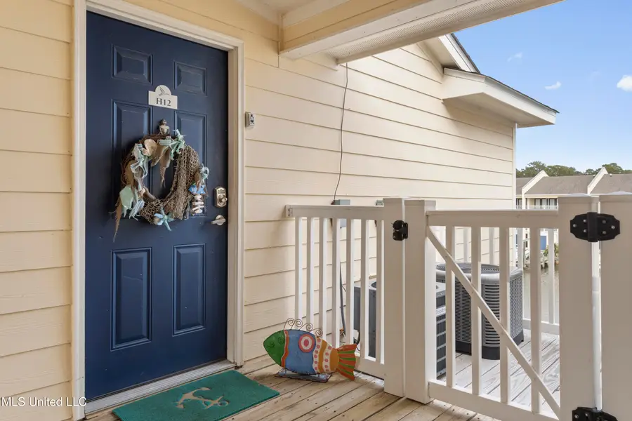 2421 Beachview Drive, Ocean Springs, MS 39564 - #2