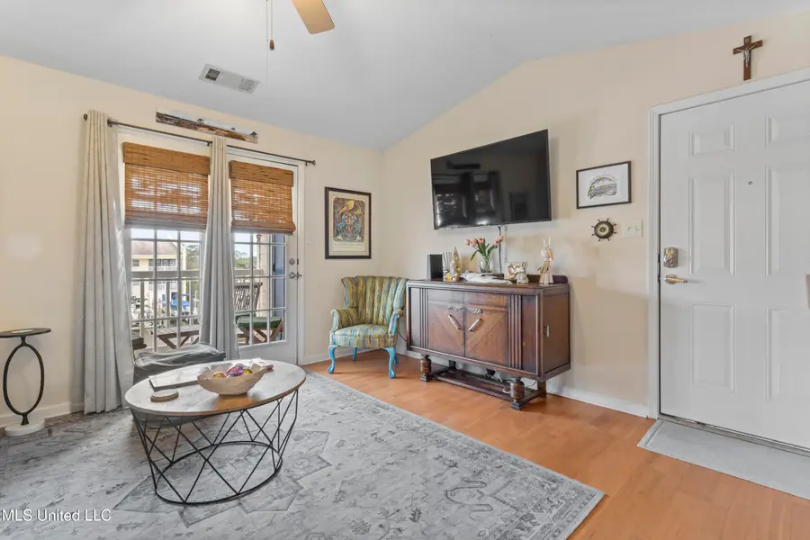 2421 Beachview Drive, Ocean Springs, MS 39564 - #3