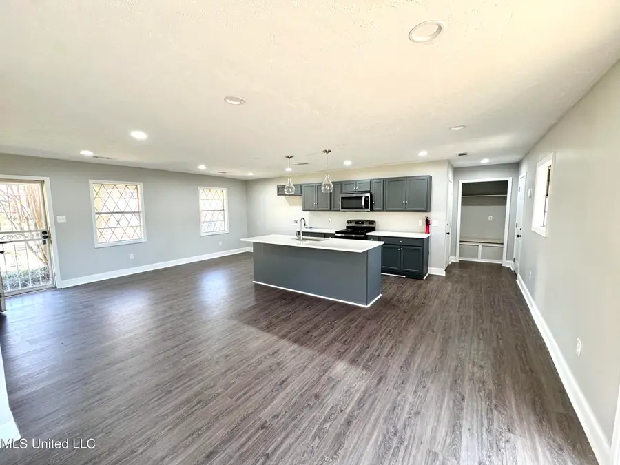 425 Knob Hill Drive, Jackson, MS 39209 - #3