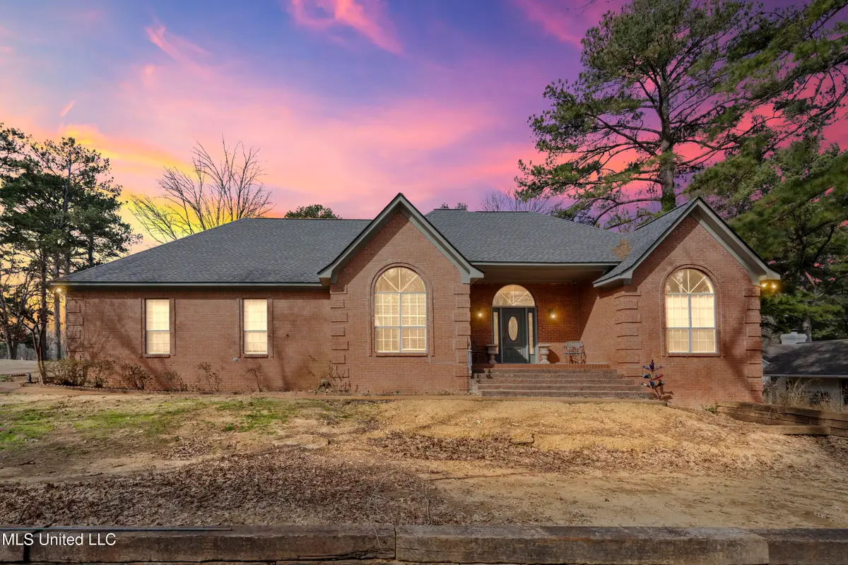 124 Gwen Road, Senatobia, MS 38668 - #1