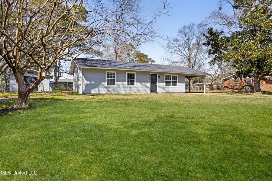 3709 Pineview Drive, Pascagoula, MS 39581 - #3