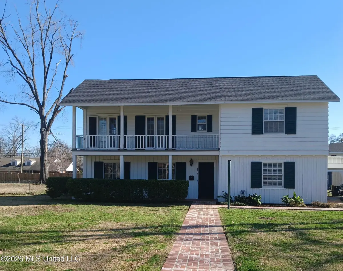 404 E Adams Avenue, Greenwood, MS 38930 - #1