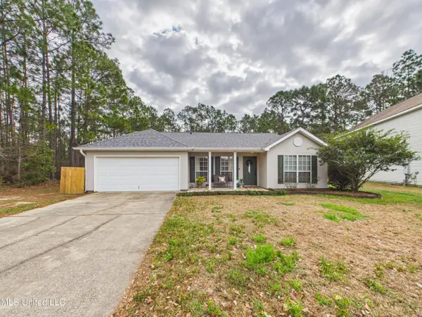 5801 Julie Lane, Ocean Springs, MS 39564