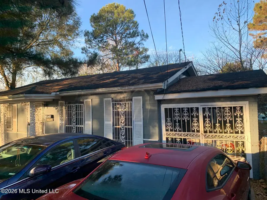 3329 Hollywood Avenue, Jackson, MS 39213 - #2