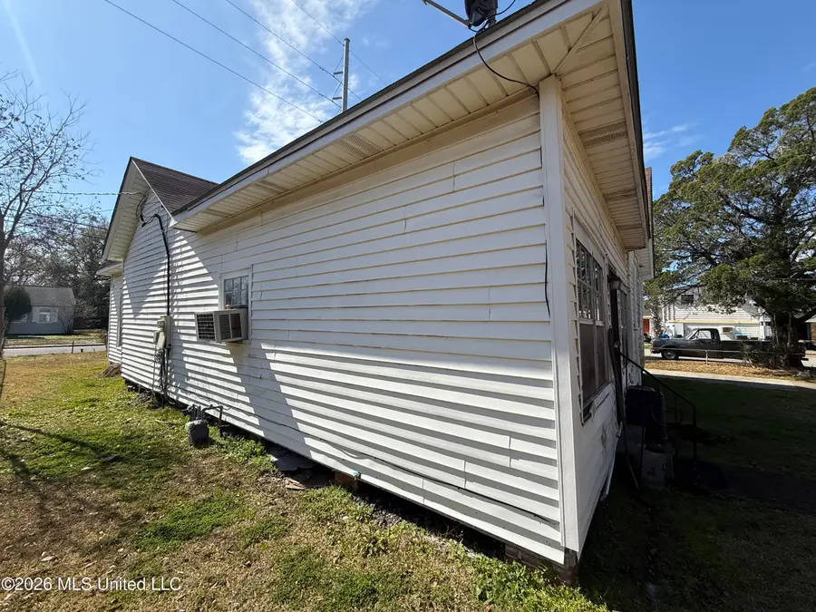 1107 Live Oak Avenue, Pascagoula, MS 39567 - #3