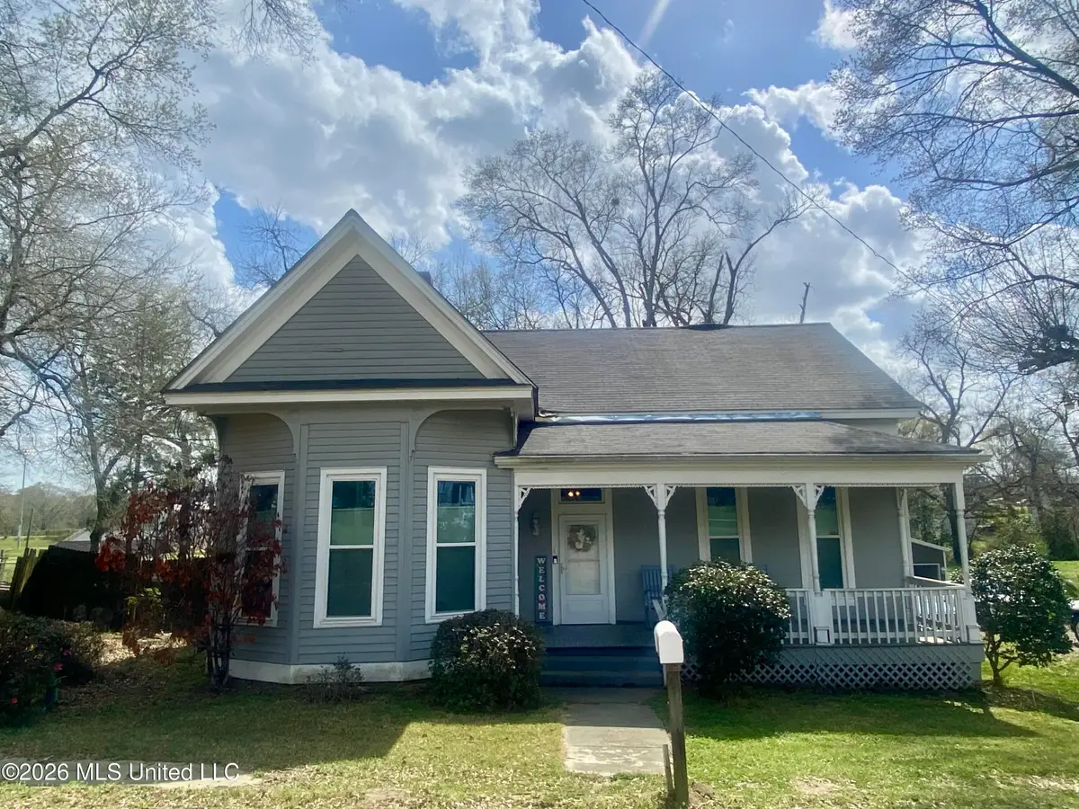 106 Ainsworth Street, Hazlehurst, MS 39083 - #1