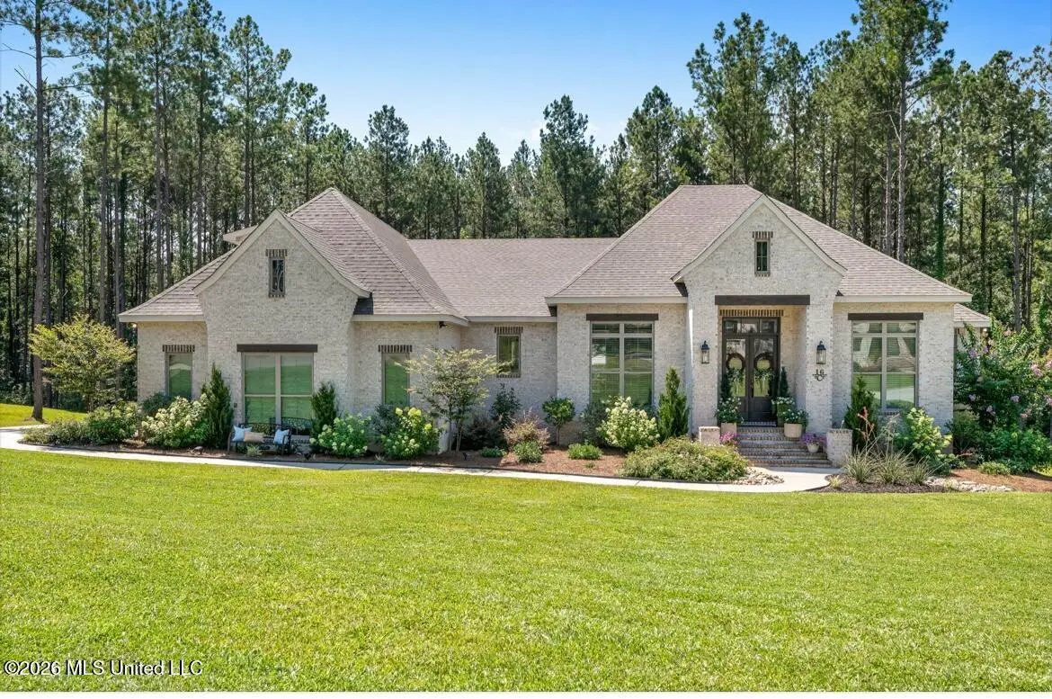 16 Manatee, Hattiesburg, MS 39402 - #1