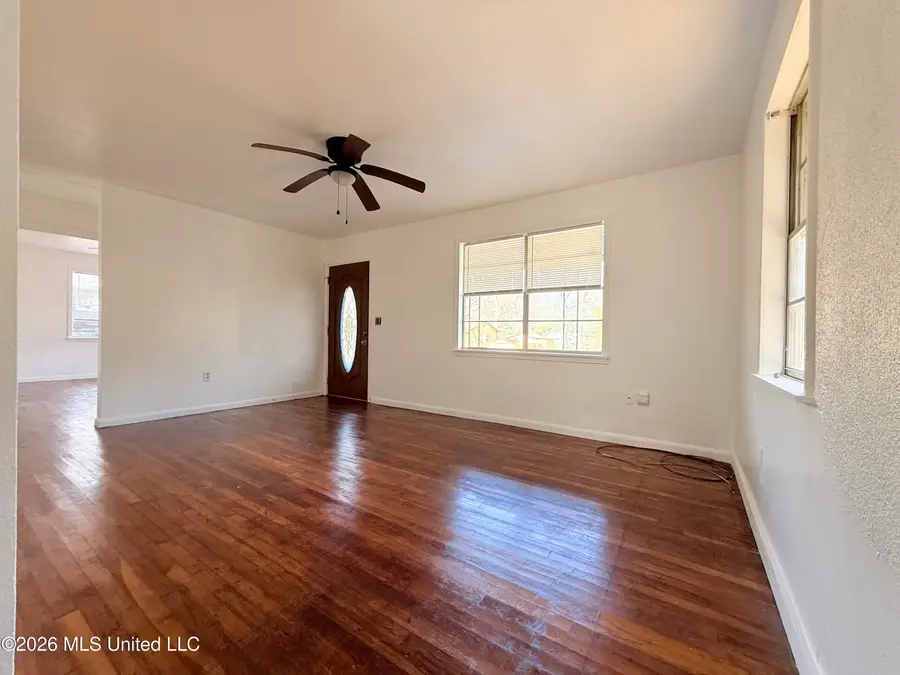 1002 Avenue F, McComb, MS 39648 - #2