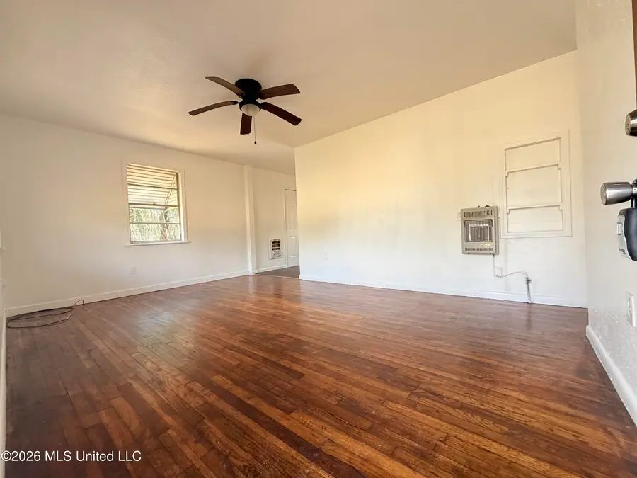 1002 Avenue F, McComb, MS 39648 - #3