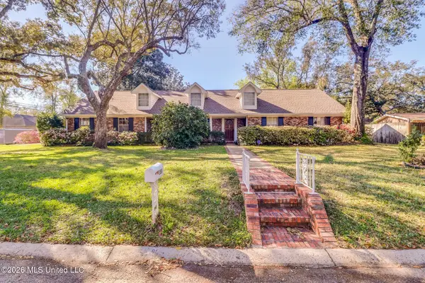 350 Oakridge Circle, Biloxi, MS 39531