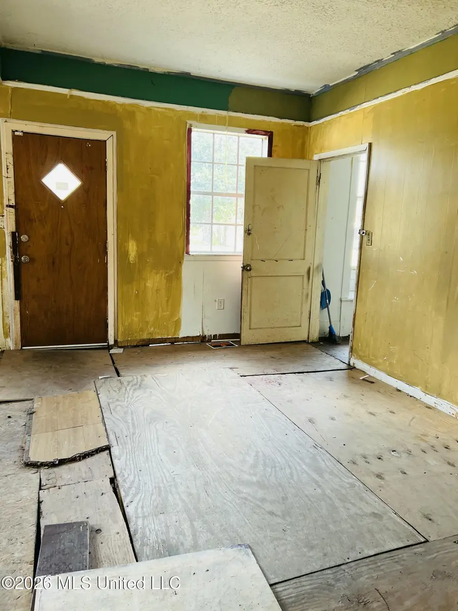 311 N Wells Street, Kosciusko, MS 39090 - #2