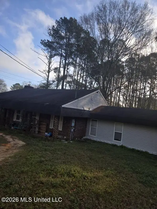 283 Simpson Highway 28, Magee, MS 39111