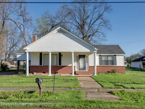 104 E South Avenue, Crenshaw, MS 38621