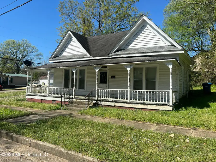 311 S Maple Street, Aberdeen, MS 39730 - #2