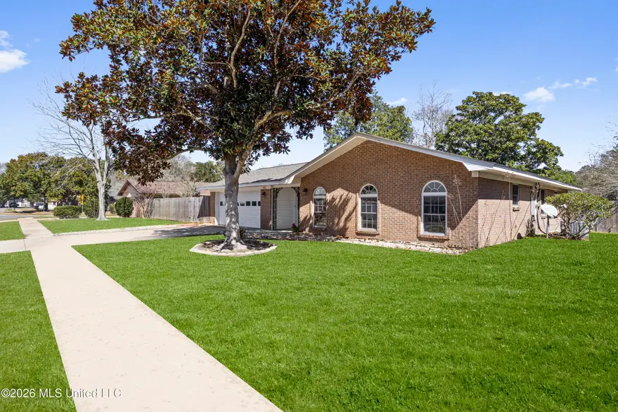 314 Jamaica Drive, Ocean Springs, MS 39564 - #3