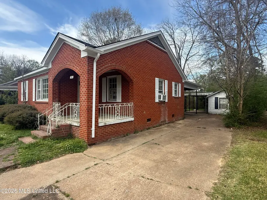 354 Walthall Street, Grenada, MS 38901 - #2