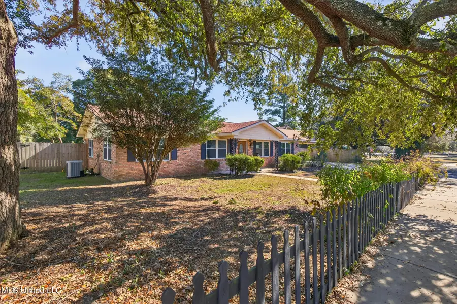 392 Porter Avenue, Biloxi, MS 39530 - #2