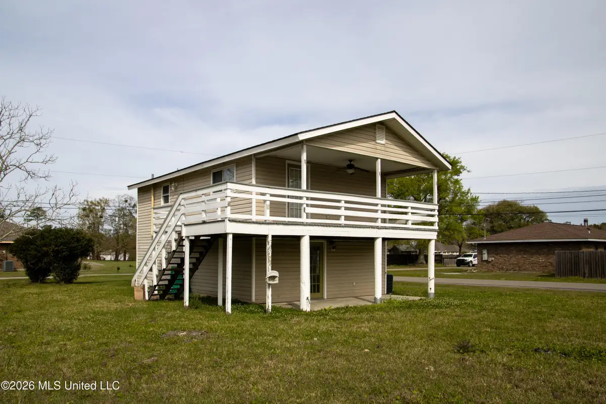 924 Washington Street, Waveland, MS 39576 - #1