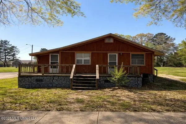 221 N West Street, Mendenhall, MS 39114