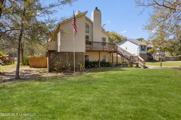 9021 W Simmons Circle, Ocean Springs, MS 39564