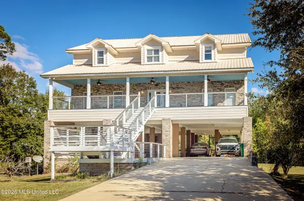 6316 Point Porteaux Road, Ocean Springs, MS 39564
